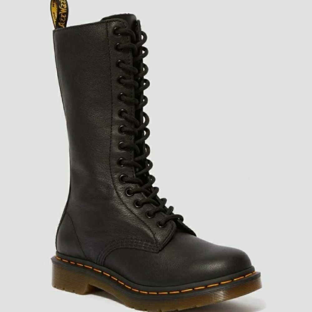Soft Leather Dr. Martens sz 11 - Picture 1 of 1